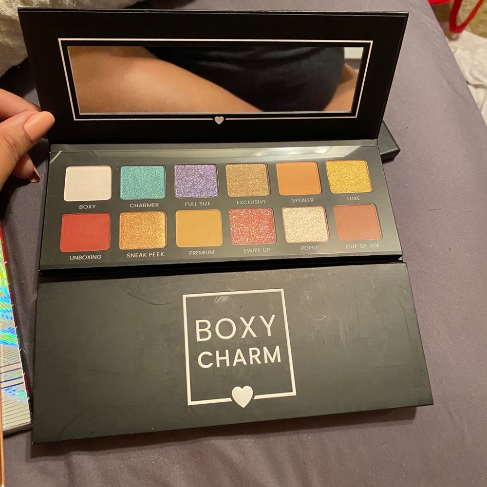 Eyeshadow palette